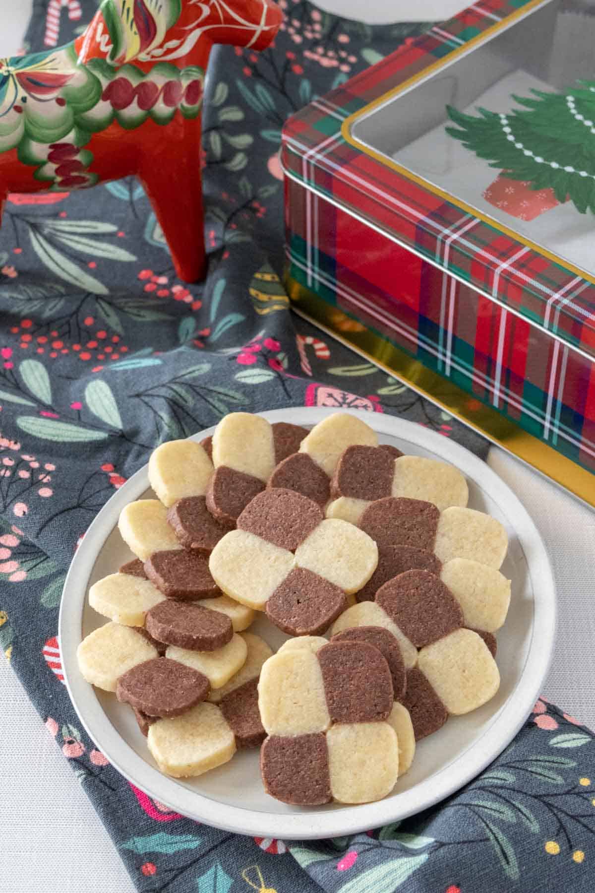 Checkerboard cookies on a plate